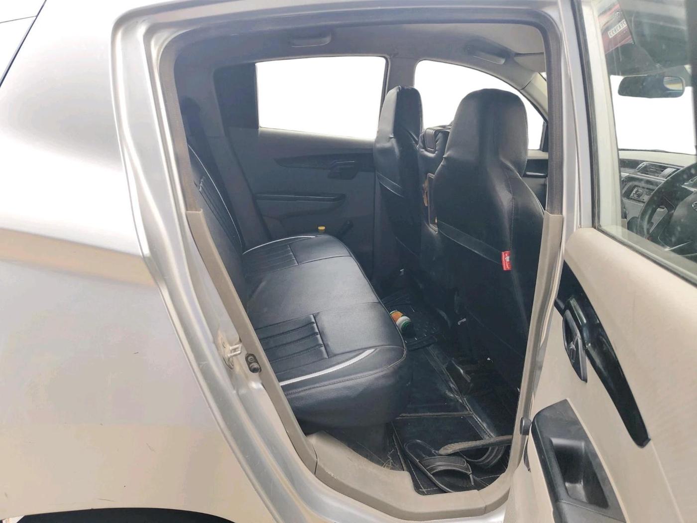 2016 Mahindra Kuv100 K2 D 6 STR, Diesel, Manual, 2,19,366 km, interior