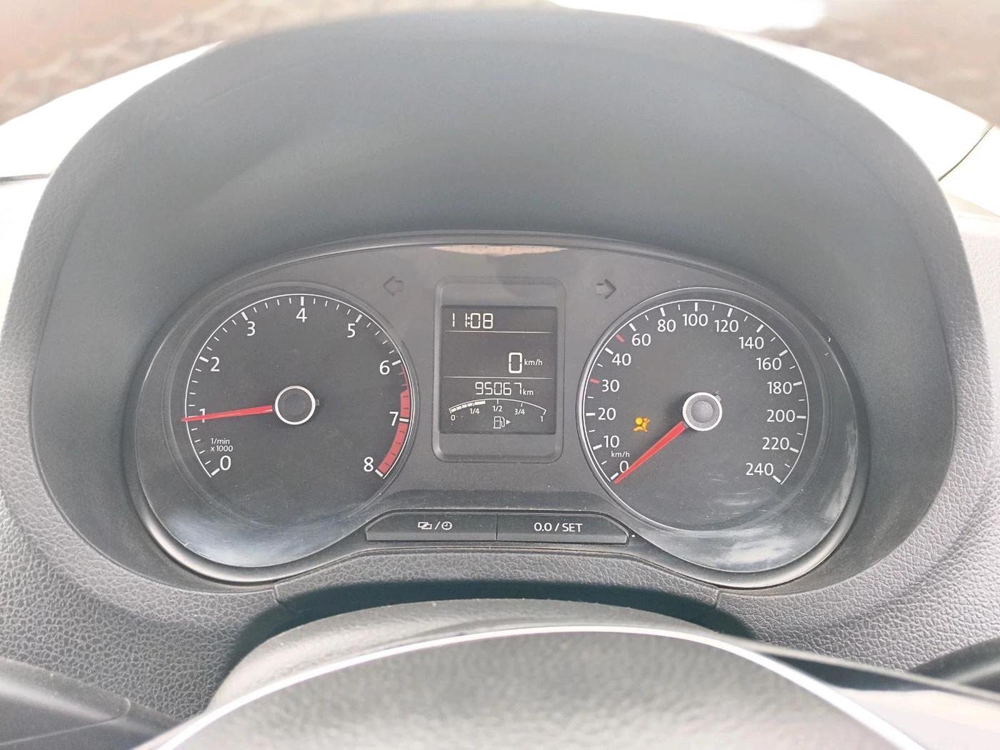 2019 Volkswagen Ameo HIGHLINE PLUS 1.0L 16 ALLOY, Petrol, Manual, 95,067 km, interior