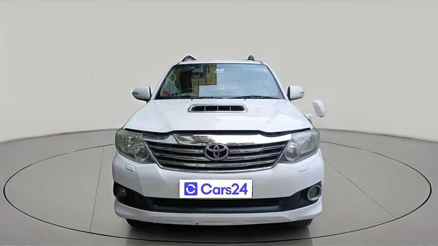 2012 Toyota Fortuner 3.0 4X2 MT, Diesel, Manual, 88,888 km, exterior
