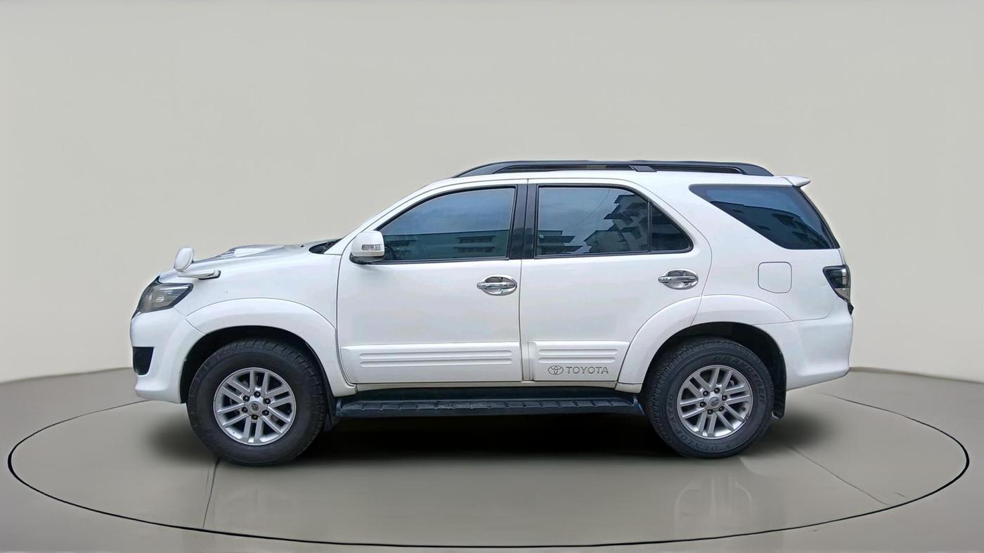 2012 Toyota Fortuner 3.0 4X2 MT, Diesel, Manual, 88,888 km, exterior