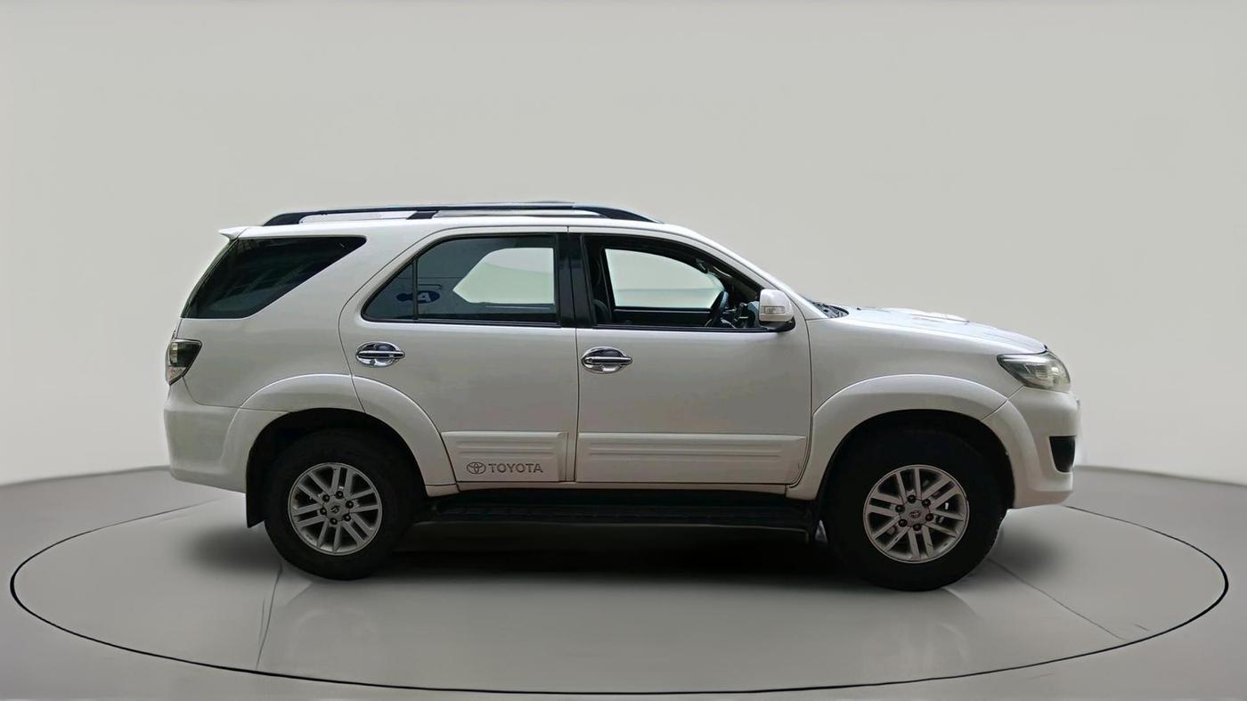 2012 Toyota Fortuner 3.0 4X2 MT, Diesel, Manual, 88,888 km, exterior