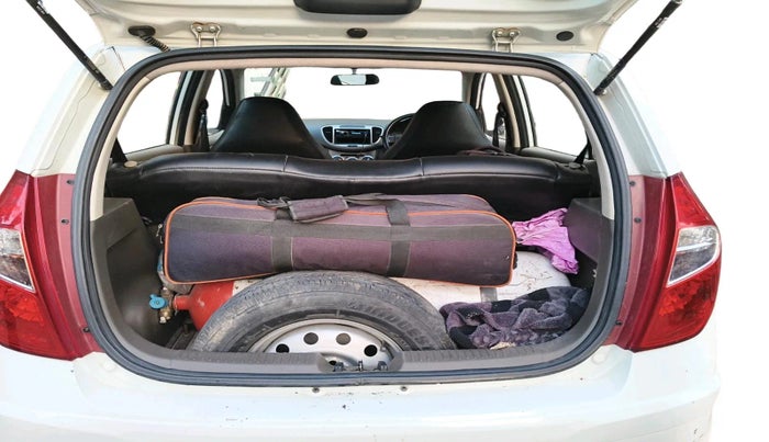 2012 Hyundai i10 ERA 1.1, CNG, Manual, 71,500 km, exterior