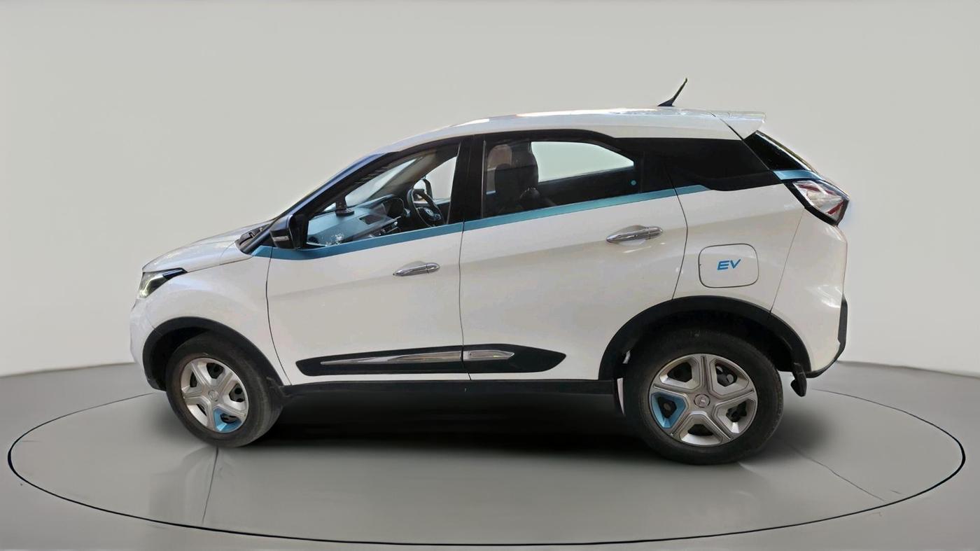 2022 Tata NEXON EV XM, Electric, Automatic, 88,787 km, exterior