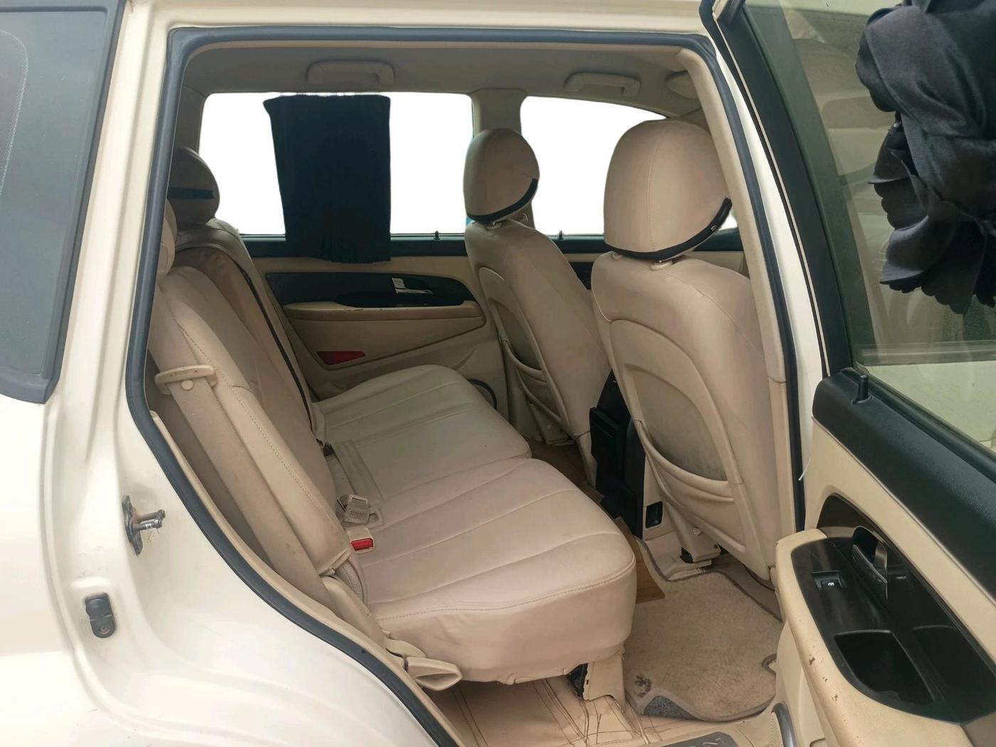 2013 Ssangyong Rexton RX5, Diesel, Manual, 1,15,691 km, interior