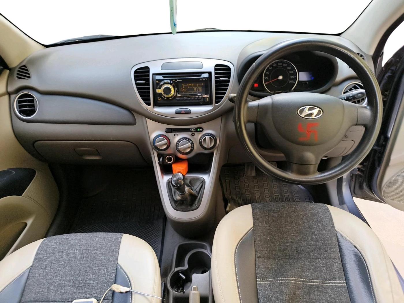 2013 Hyundai i10 MAGNA 1.1, Petrol, Manual, 66,023 km, interior