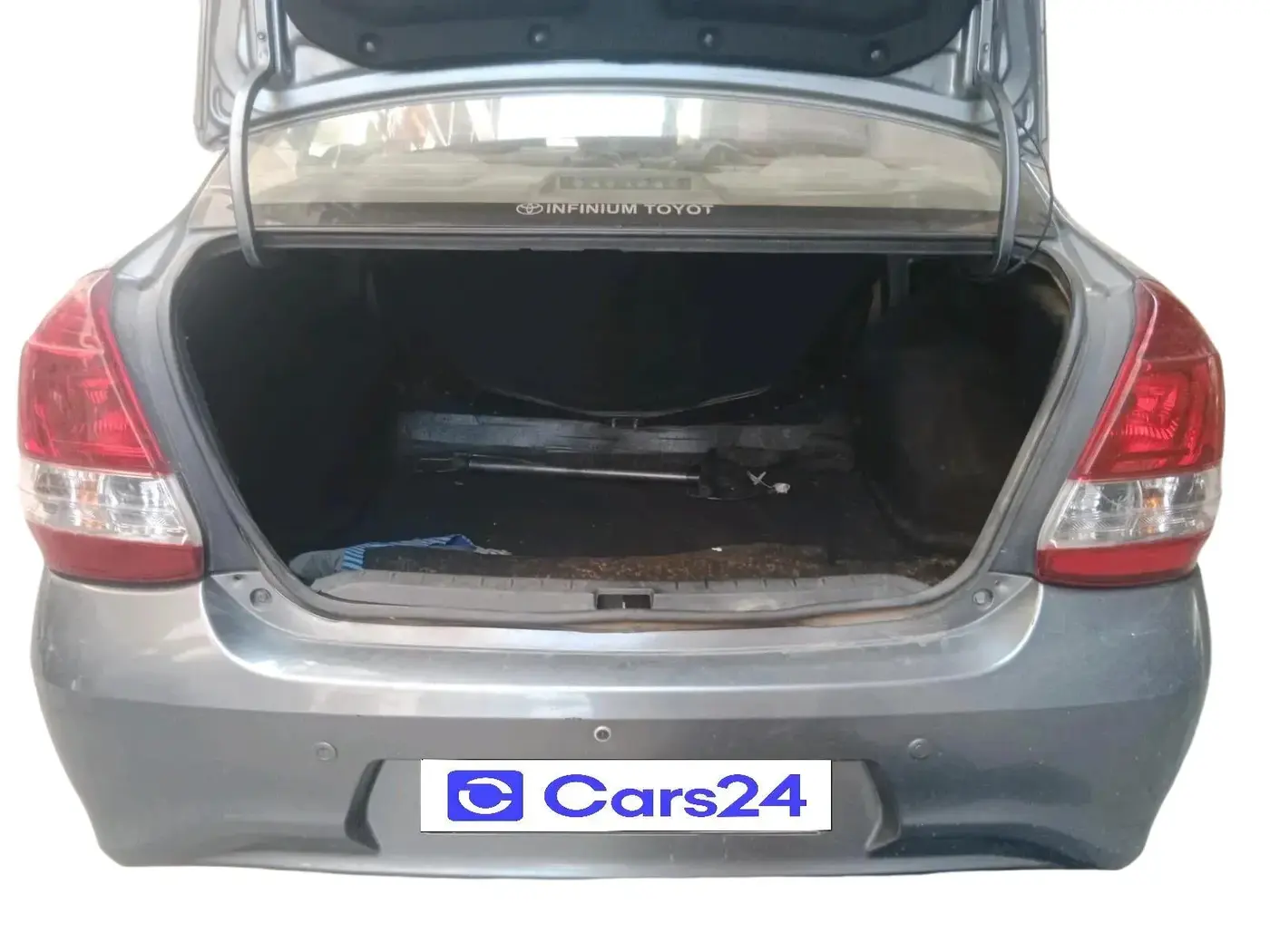 2017 Toyota Etios VXD PLATINUM, Diesel, Manual, 1,10,076 km, exterior