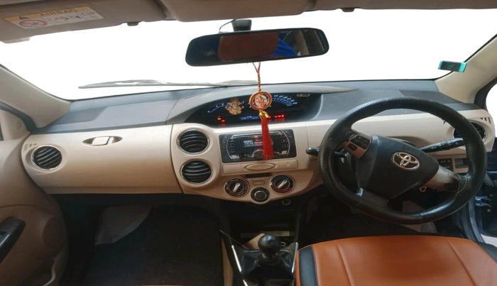 2017 Toyota Etios VXD PLATINUM, Diesel, Manual, 1,10,076 km, interior