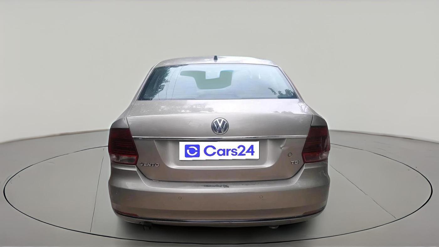 2015 Volkswagen Vento COMFORTLINE 1.5 AT, Diesel, Automatic, 1,15,890 km, exterior