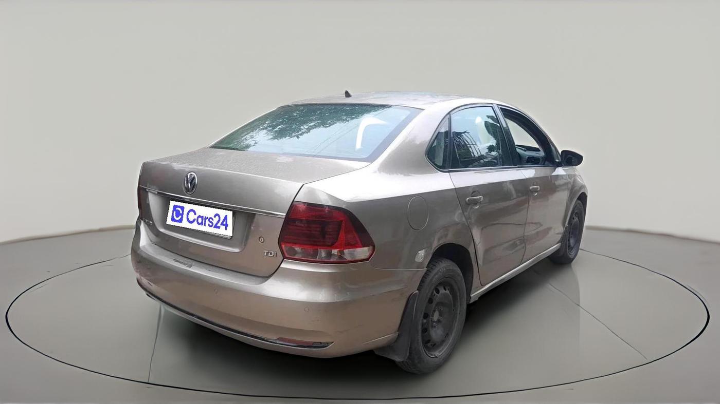 2015 Volkswagen Vento COMFORTLINE 1.5 AT, Diesel, Automatic, 1,15,890 km, exterior