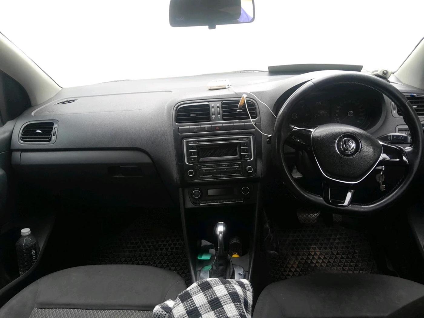 2015 Volkswagen Vento COMFORTLINE 1.5 AT, Diesel, Automatic, 1,15,890 km, interior