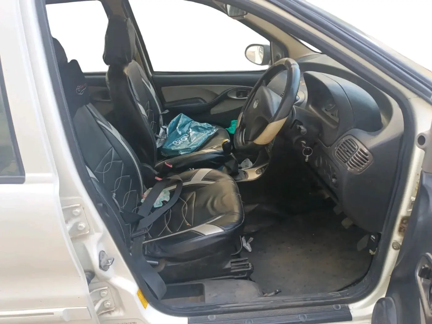 2014 Tata Indigo ECS LX TDI, Diesel, Manual, 1,33,110 km, interior