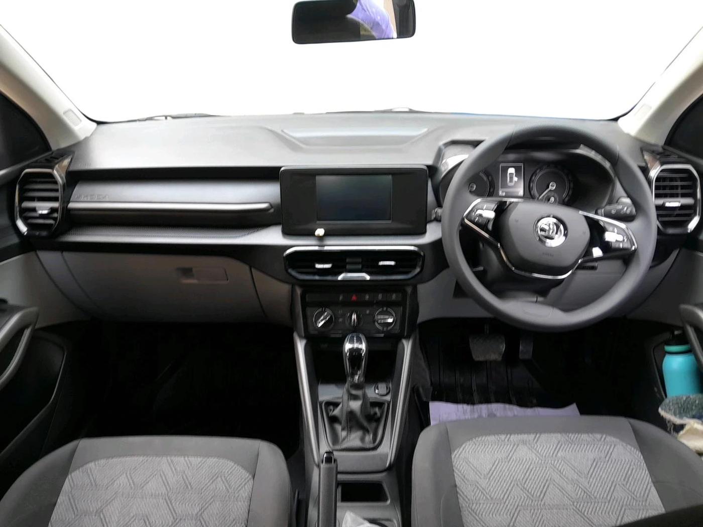 2025 Skoda Kylaq Signature AT, Petrol, Automatic, 4,338 km, interior