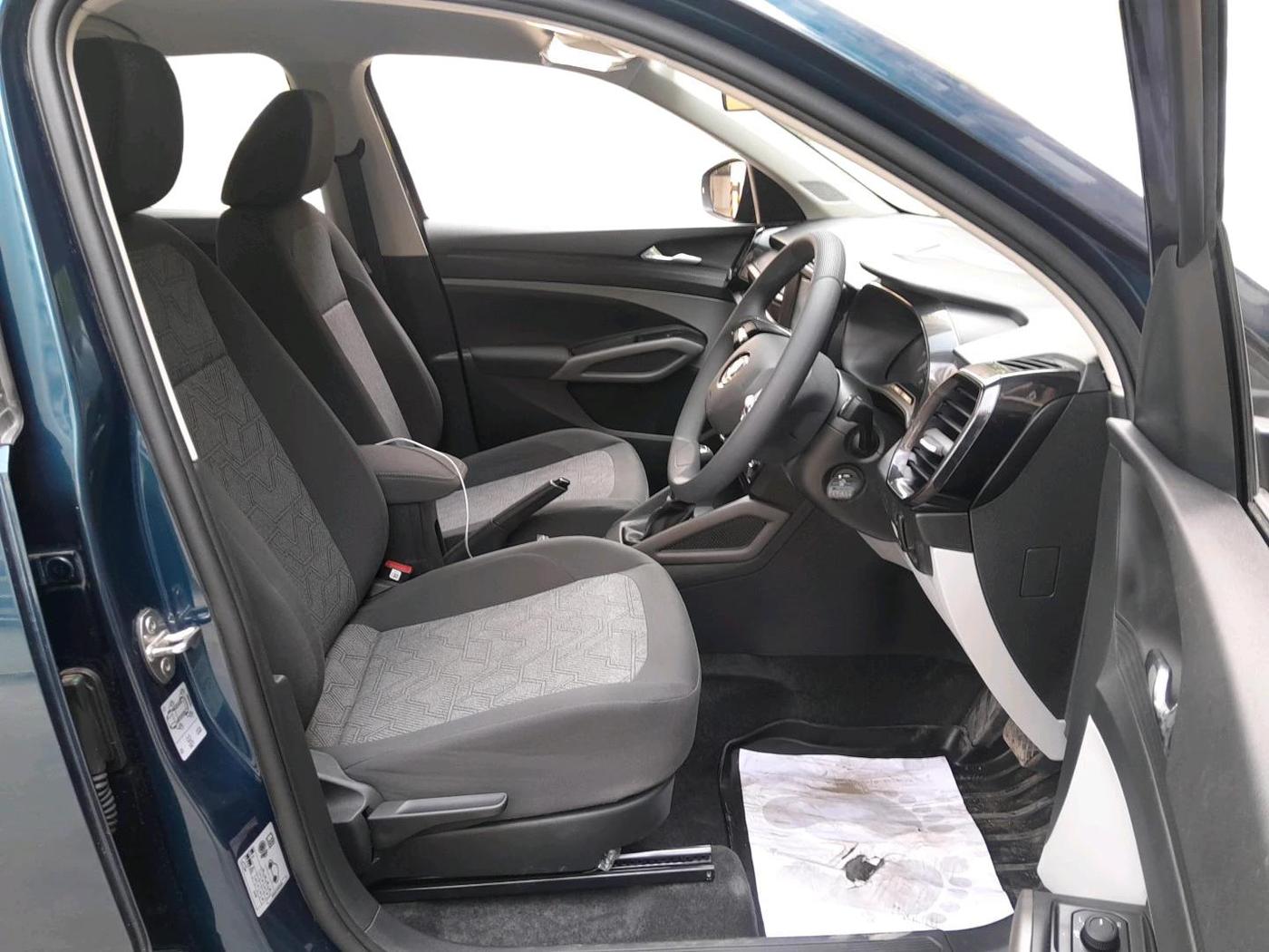 2025 Skoda Kylaq Signature AT, Petrol, Automatic, 4,338 km, interior