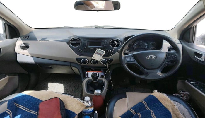 2016 Hyundai Xcent S 1.2, CNG, Manual, 1,55,238 km, interior