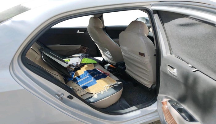 2016 Hyundai Xcent S 1.2, CNG, Manual, 1,55,238 km, interior