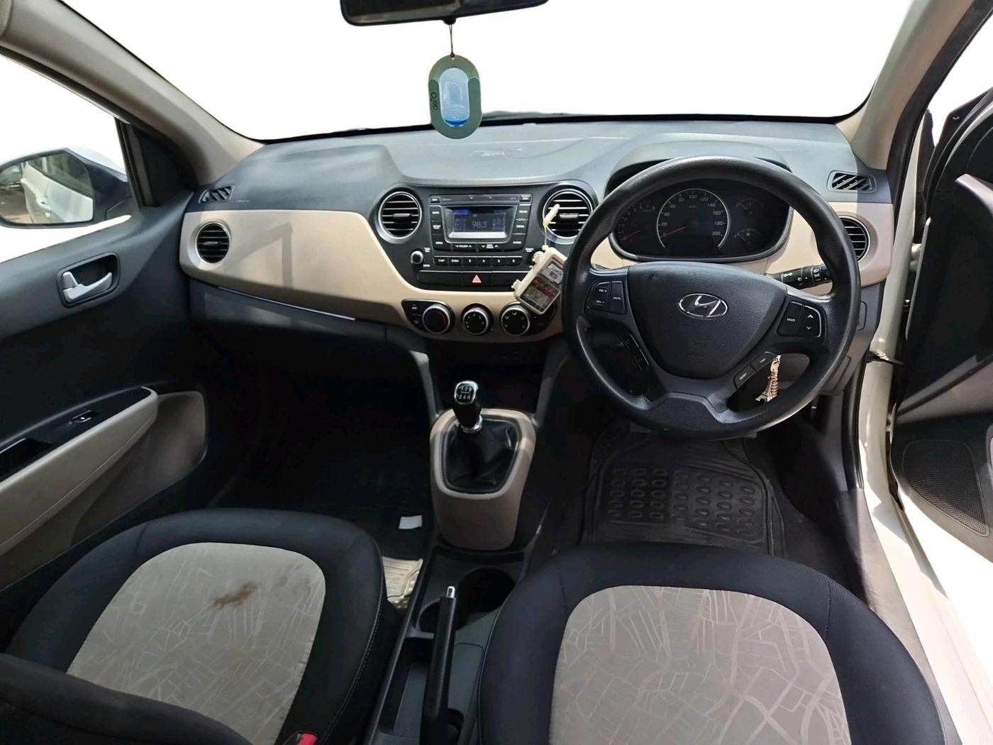 2016 Hyundai Grand i10 SPORTZ 1.2 KAPPA VTVT, Petrol, Manual, 55,651 km, interior