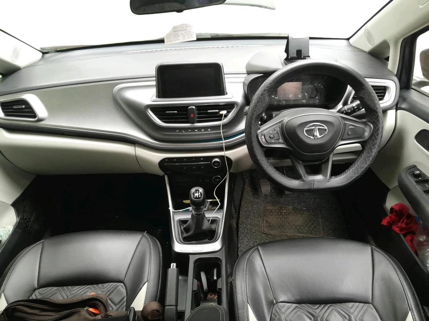 2023 Tata ALTROZ XZ CNG, CNG, Manual, 69,543 km, interior
