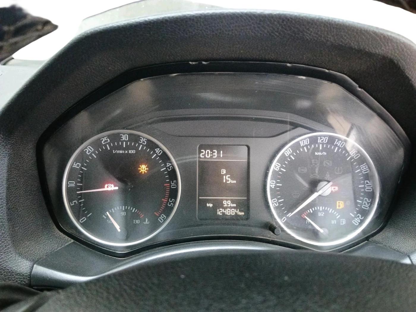 2013 Skoda Laura AMBIENTE 2.0 TDI CR MT, Diesel, Manual, 1,24,884 km, interior