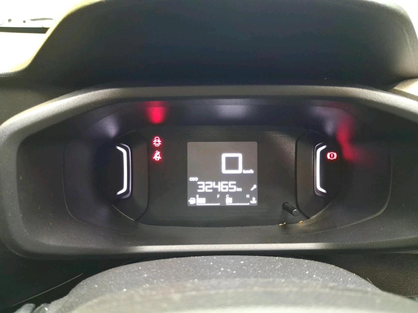2023 CITROEN C3 FEEL 1.2, Petrol, Manual, 32,465 km, interior