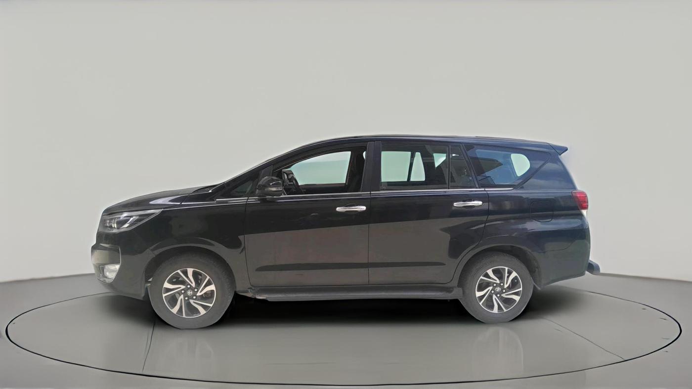 2023 Toyota Innova Crysta 2.4 VX 8STR, Diesel, Manual, 36,554 km, exterior