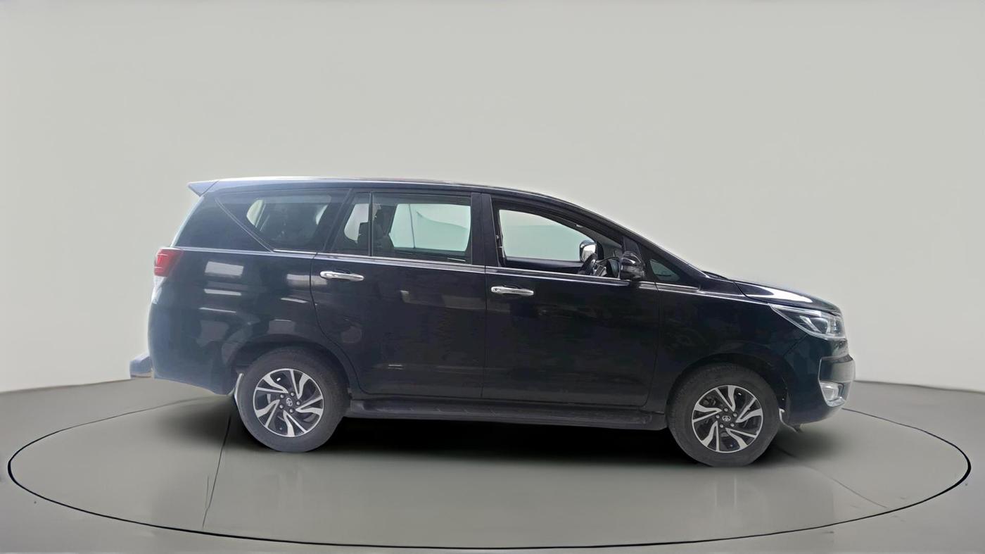 2023 Toyota Innova Crysta 2.4 VX 8STR, Diesel, Manual, 36,554 km, exterior