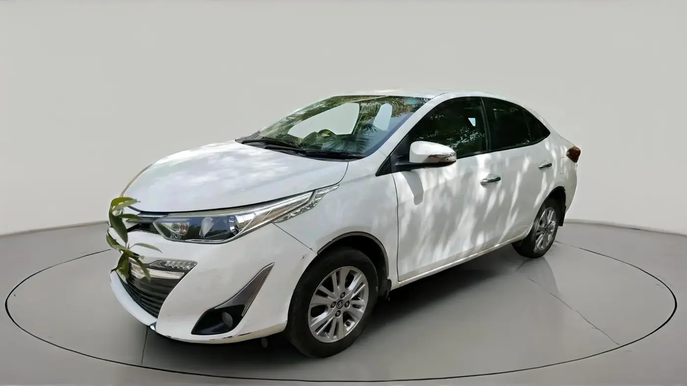 2018 Toyota YARIS VX CVT, Petrol, Automatic, 68,407 km, exterior
