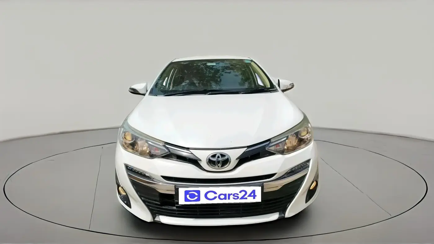2018 Toyota YARIS VX CVT, Petrol, Automatic, 68,407 km, exterior