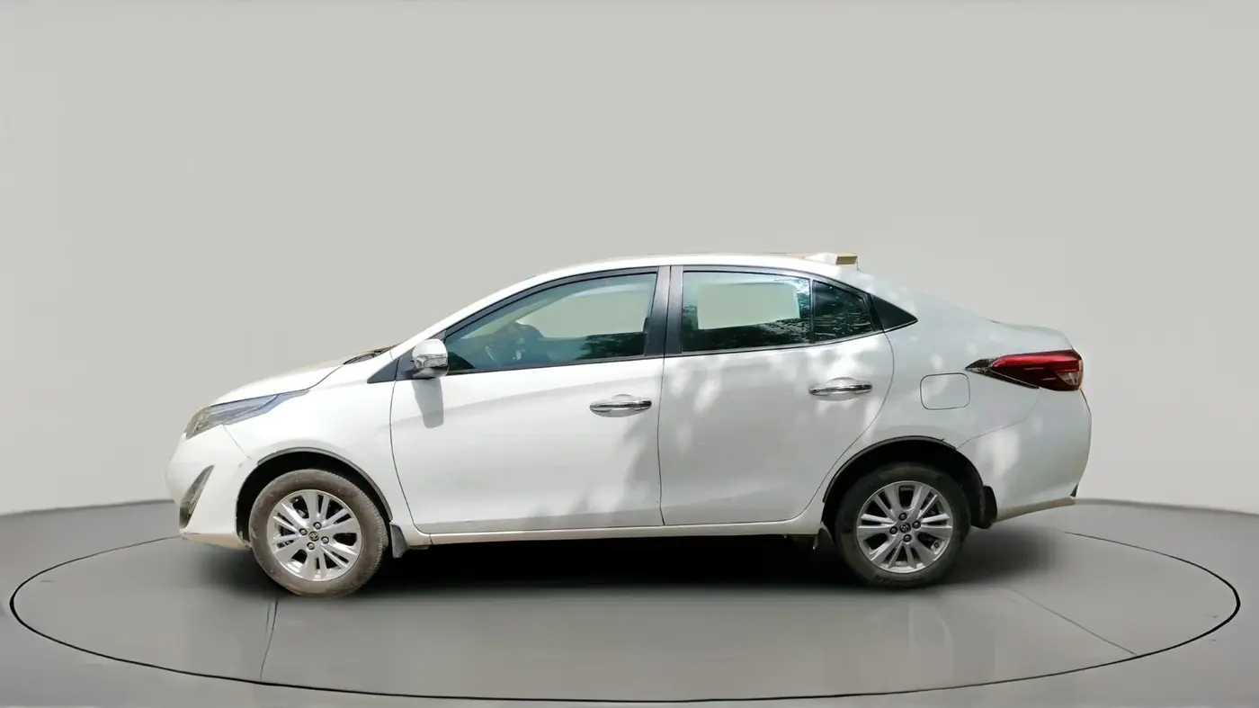 2018 Toyota YARIS VX CVT, Petrol, Automatic, 68,407 km, exterior