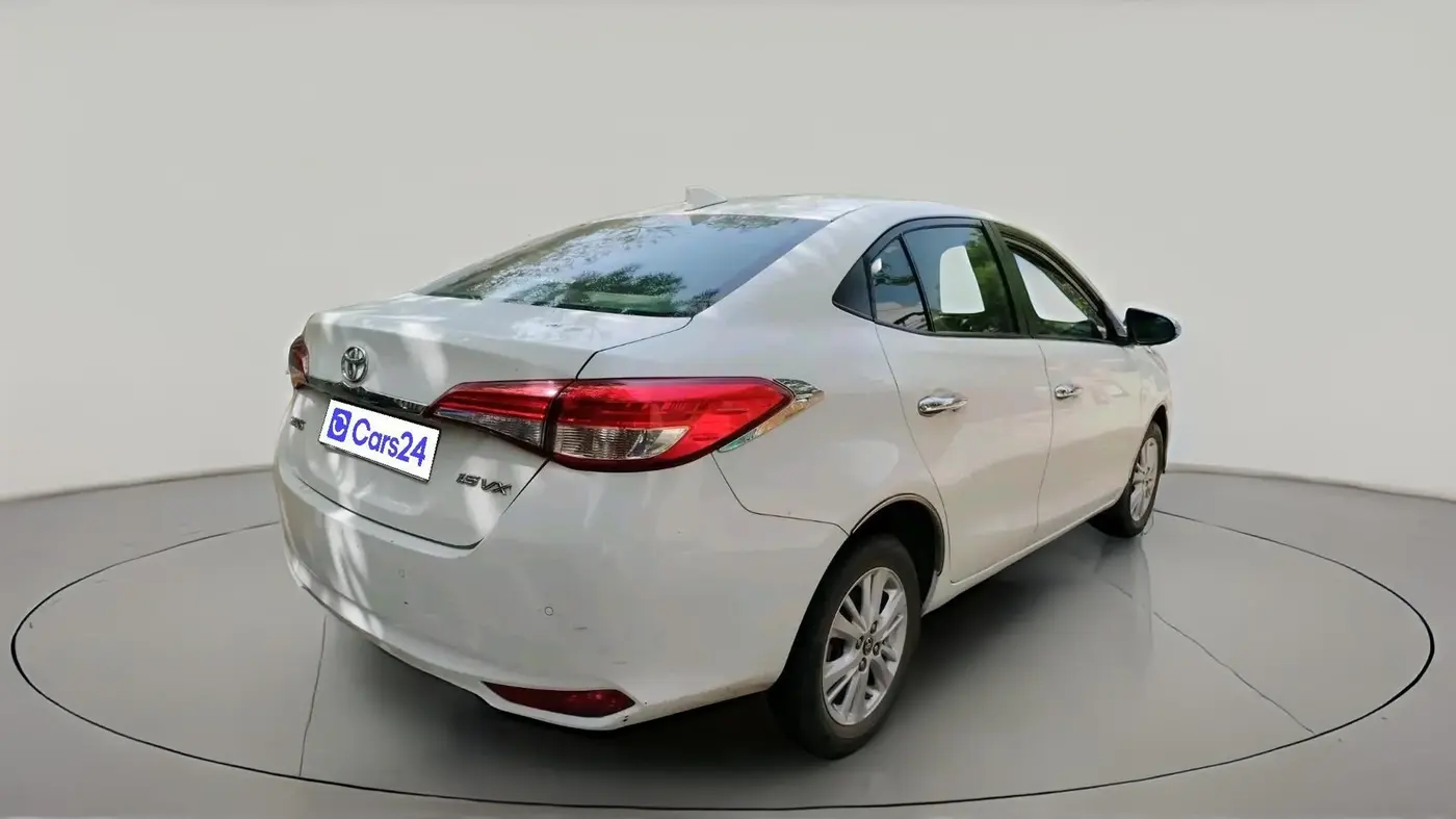 2018 Toyota YARIS VX CVT, Petrol, Automatic, 68,407 km, exterior
