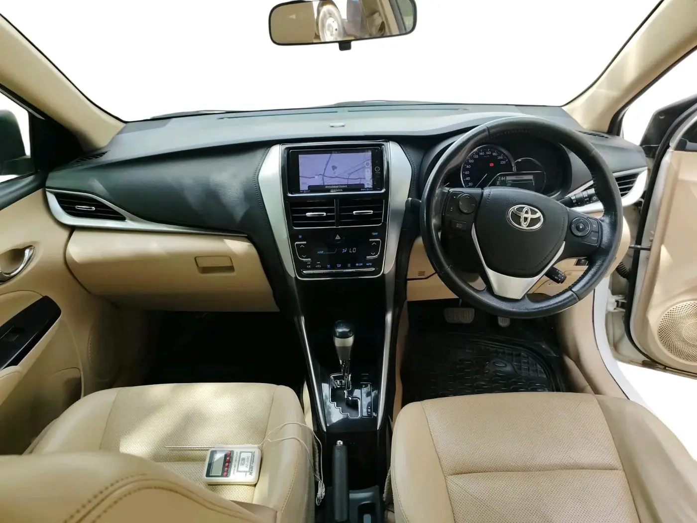 2018 Toyota YARIS VX CVT, Petrol, Automatic, 68,407 km, interior