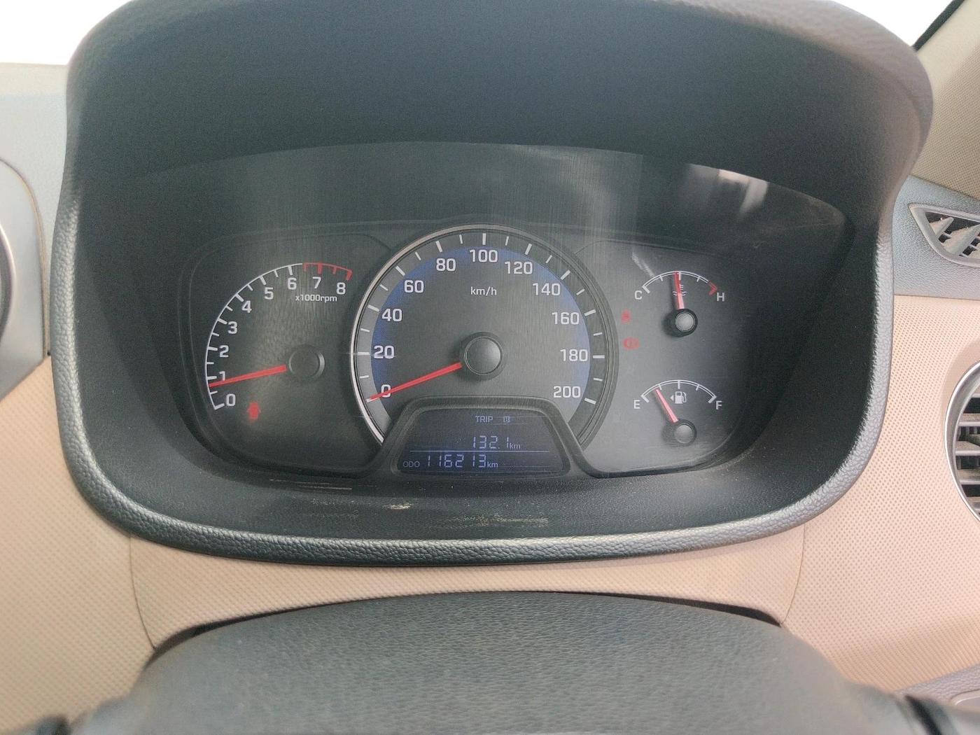 2017 Hyundai Xcent SX 1.2, CNG, Manual, 1,16,213 km, interior