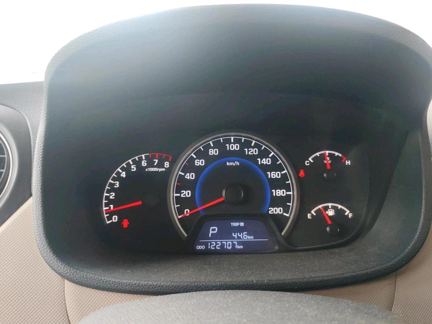 2019 Hyundai Grand i10 MAGNA AT 1.2 KAPPA VTVT, CNG, Automatic, 1,22,707 km, interior