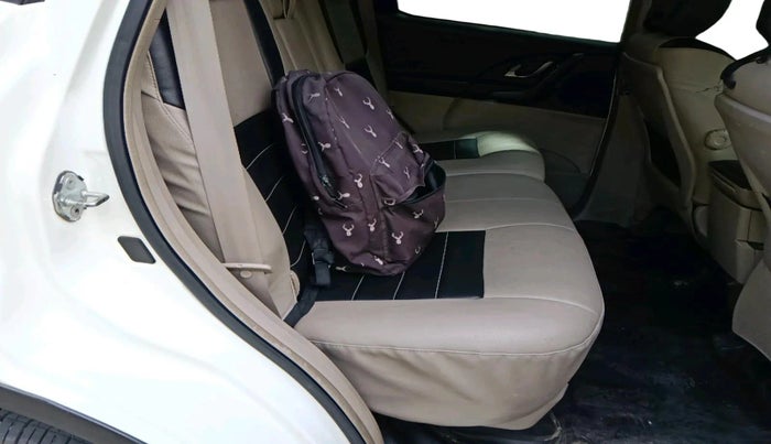 2017 Mahindra XUV500 W9, Diesel, Manual, 60,479 km, interior