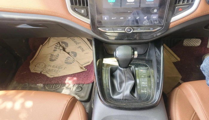 2020 MG HECTOR PLUS SHARP 1.5 PETROL TURBO DCT 6-STR, Petrol, Automatic, 82,528 km, interior