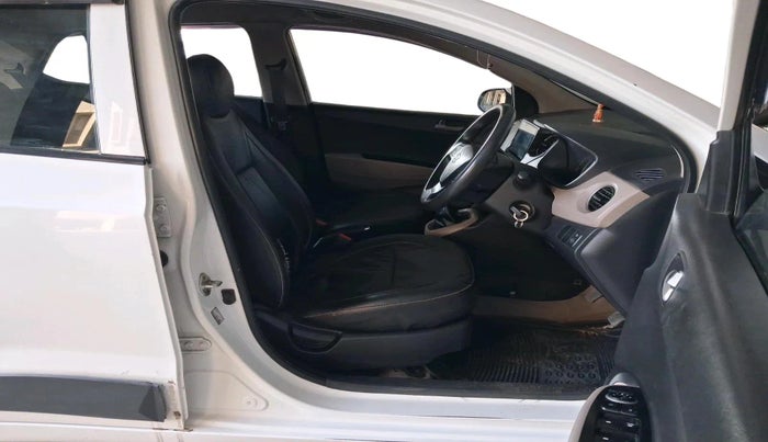 2015 Hyundai Grand i10 SPORTZ 1.2 KAPPA VTVT, CNG, Manual, 1,59,579 km, interior