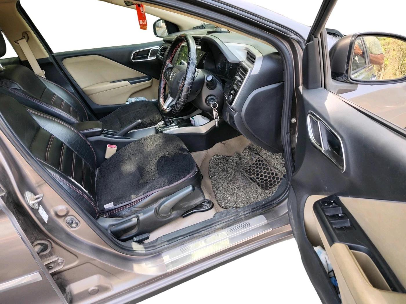 2016 Honda City 1.5L I-DTEC SV, Diesel, Manual, 1,21,193 km, interior