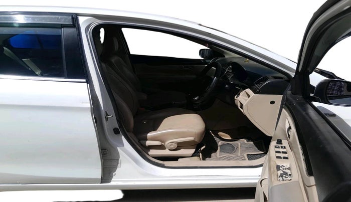 2016 Maruti Ciaz ZDI+ SHVS, Diesel, Manual, 1,04,579 km, interior