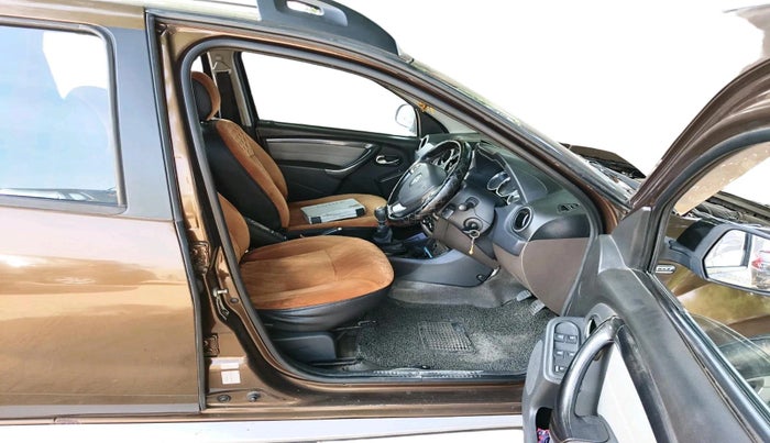2015 Renault Duster 110 PS RXZ DIESEL, Diesel, Manual, 1,44,621 km, interior
