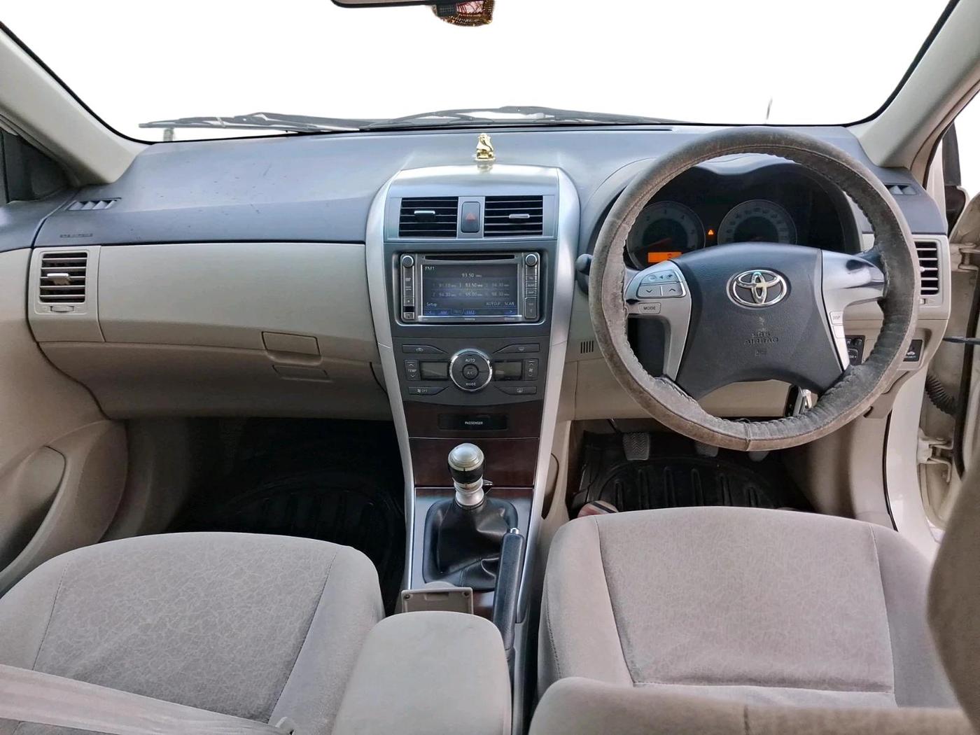 2012 Toyota Corolla Altis G DIESEL, Diesel, Manual, 1,21,142 km, interior