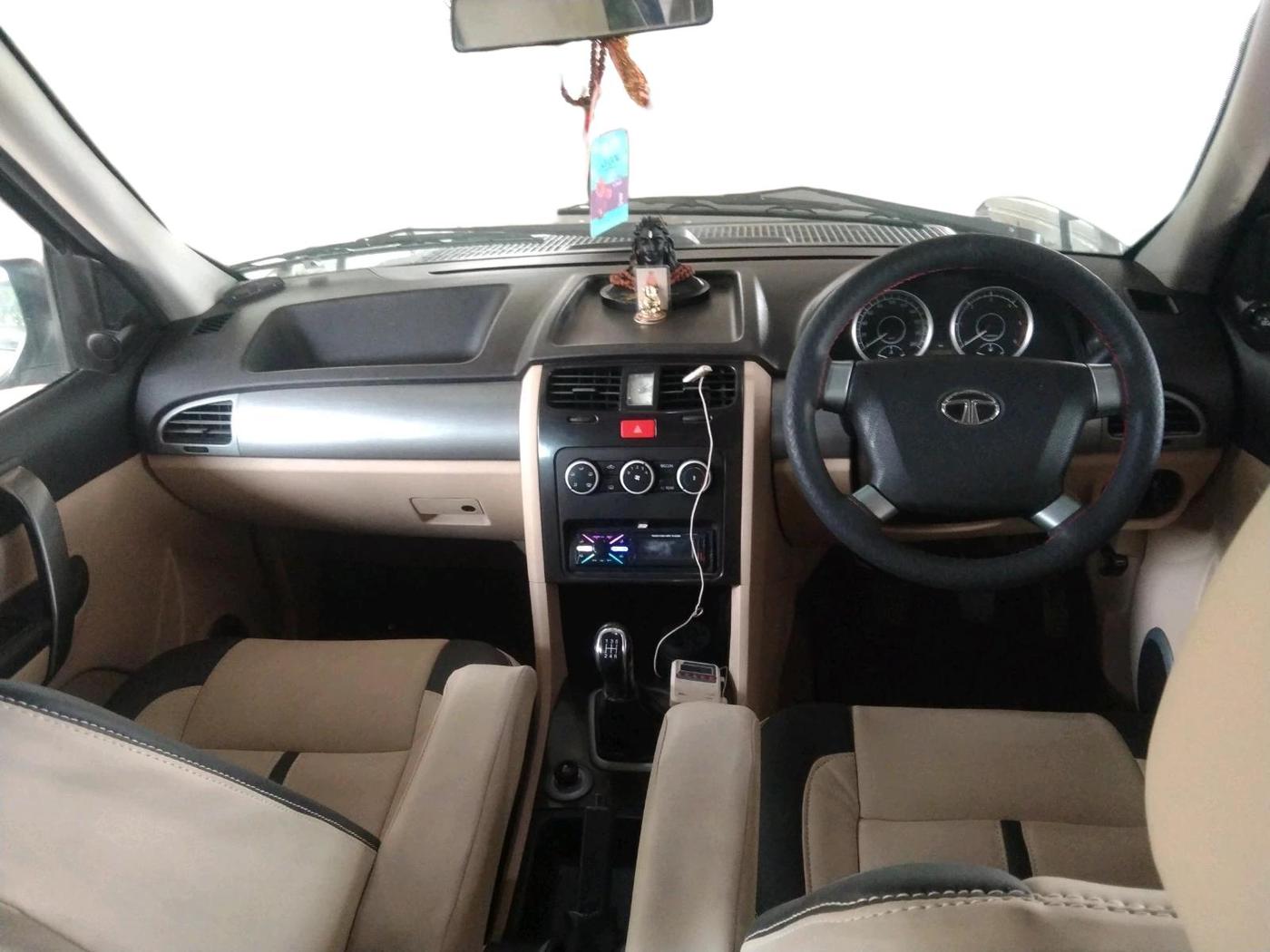 2014 Tata Safari Storme 2.2 EX 4X2, Diesel, Manual, 98,731 km, interior