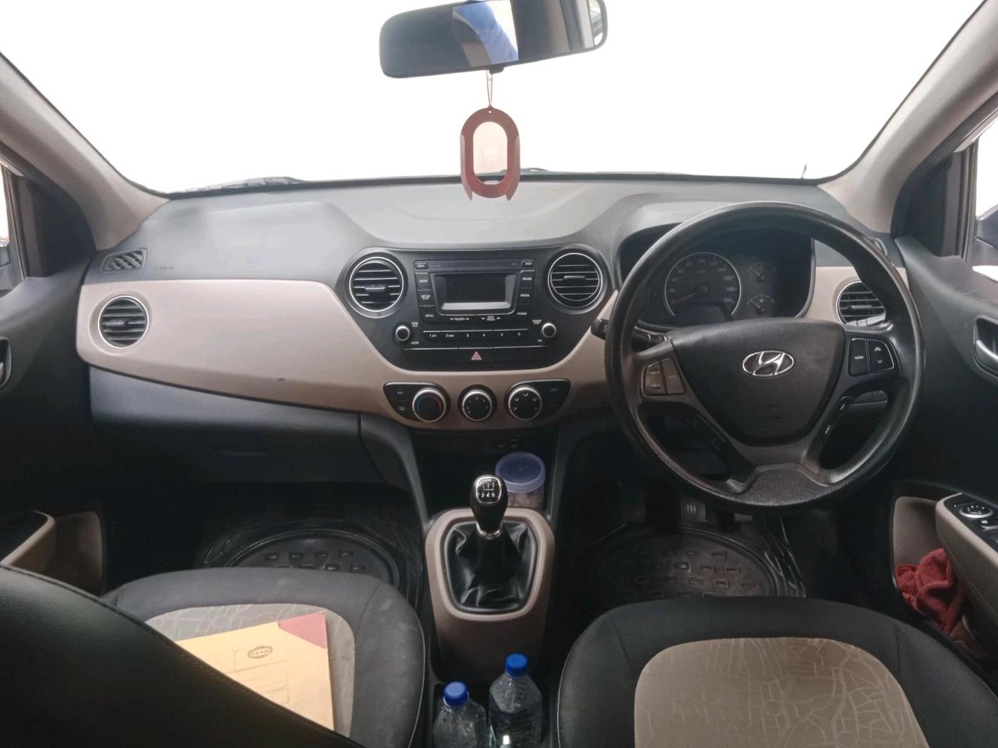 2016 Hyundai Grand i10 SPORTZ 1.2 KAPPA VTVT, Petrol, Manual, 66,962 km, interior