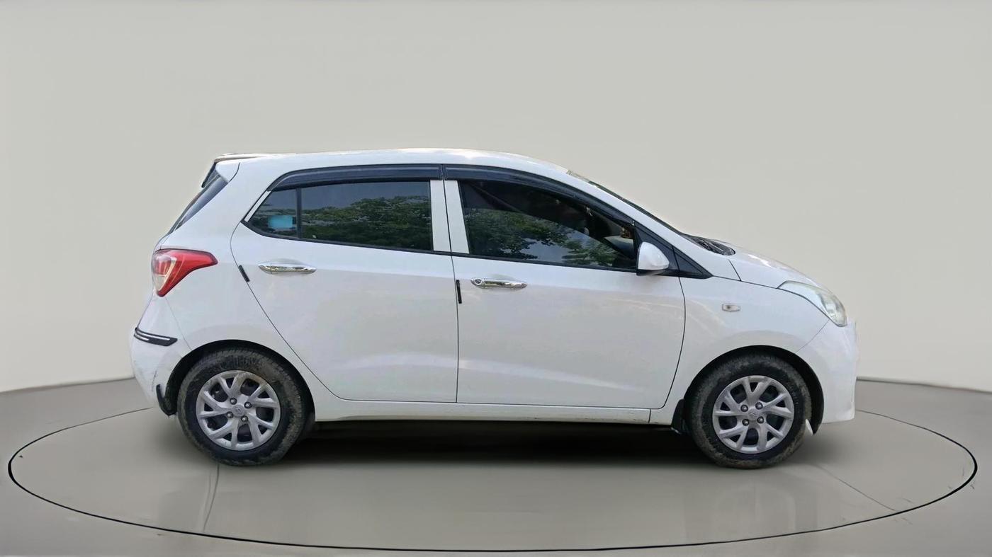 2017 Hyundai Grand i10 SPORTZ 1.2 KAPPA VTVT, Petrol, Manual, 60,939 km, exterior