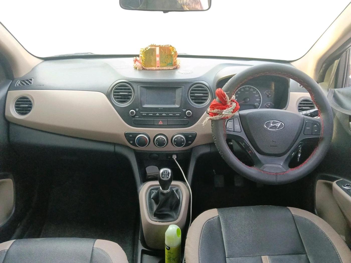 2017 Hyundai Grand i10 SPORTZ 1.2 KAPPA VTVT, Petrol, Manual, 60,939 km, interior