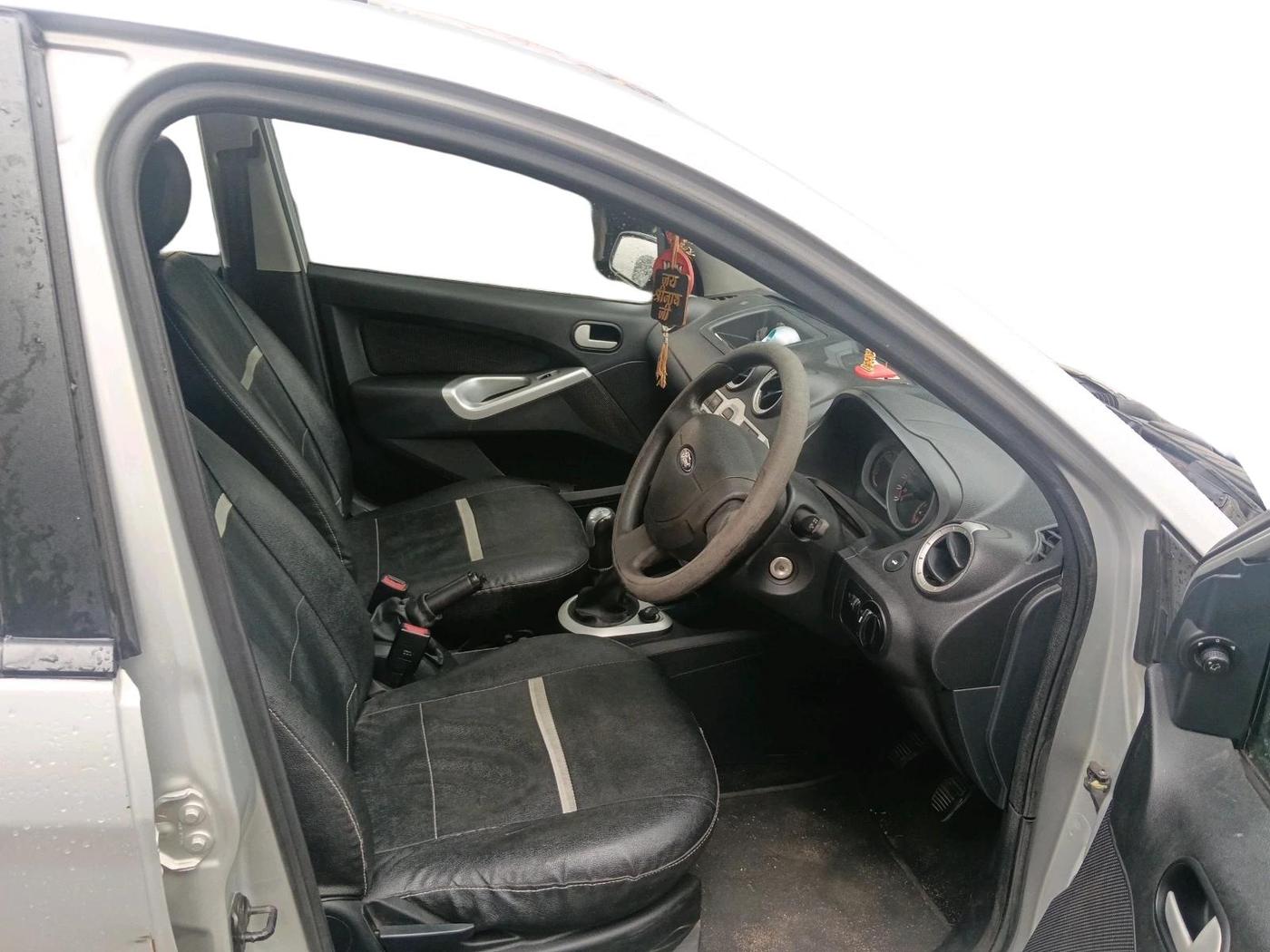 2014 Ford Figo ZXI 1.4 DIESEL, Diesel, Manual, 65,467 km, interior