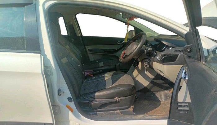 2018 Tata Tiago XZ PETROL, Petrol, Manual, 66,654 km, interior