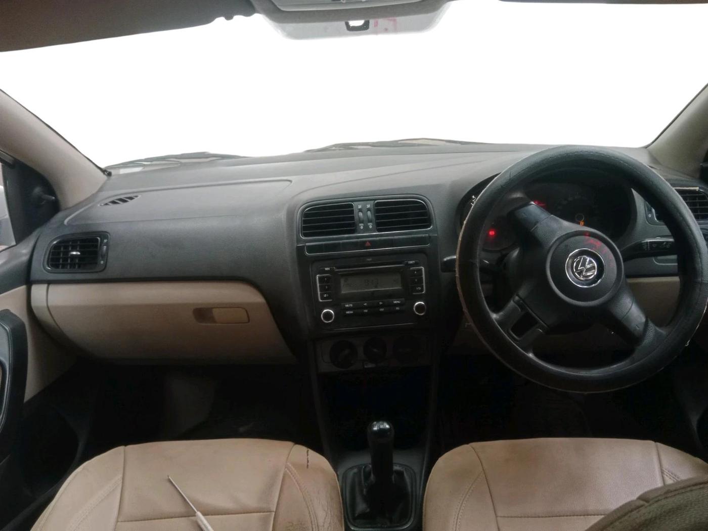 2012 Volkswagen Polo COMFORTLINE 1.2L, Diesel, Manual, 2,39,105 km, interior