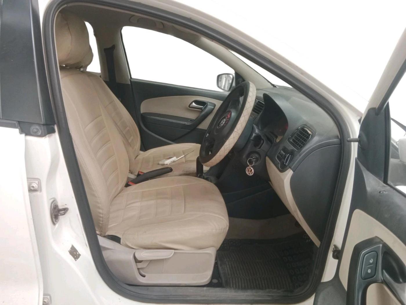2012 Volkswagen Polo COMFORTLINE 1.2L, Diesel, Manual, 2,39,105 km, interior