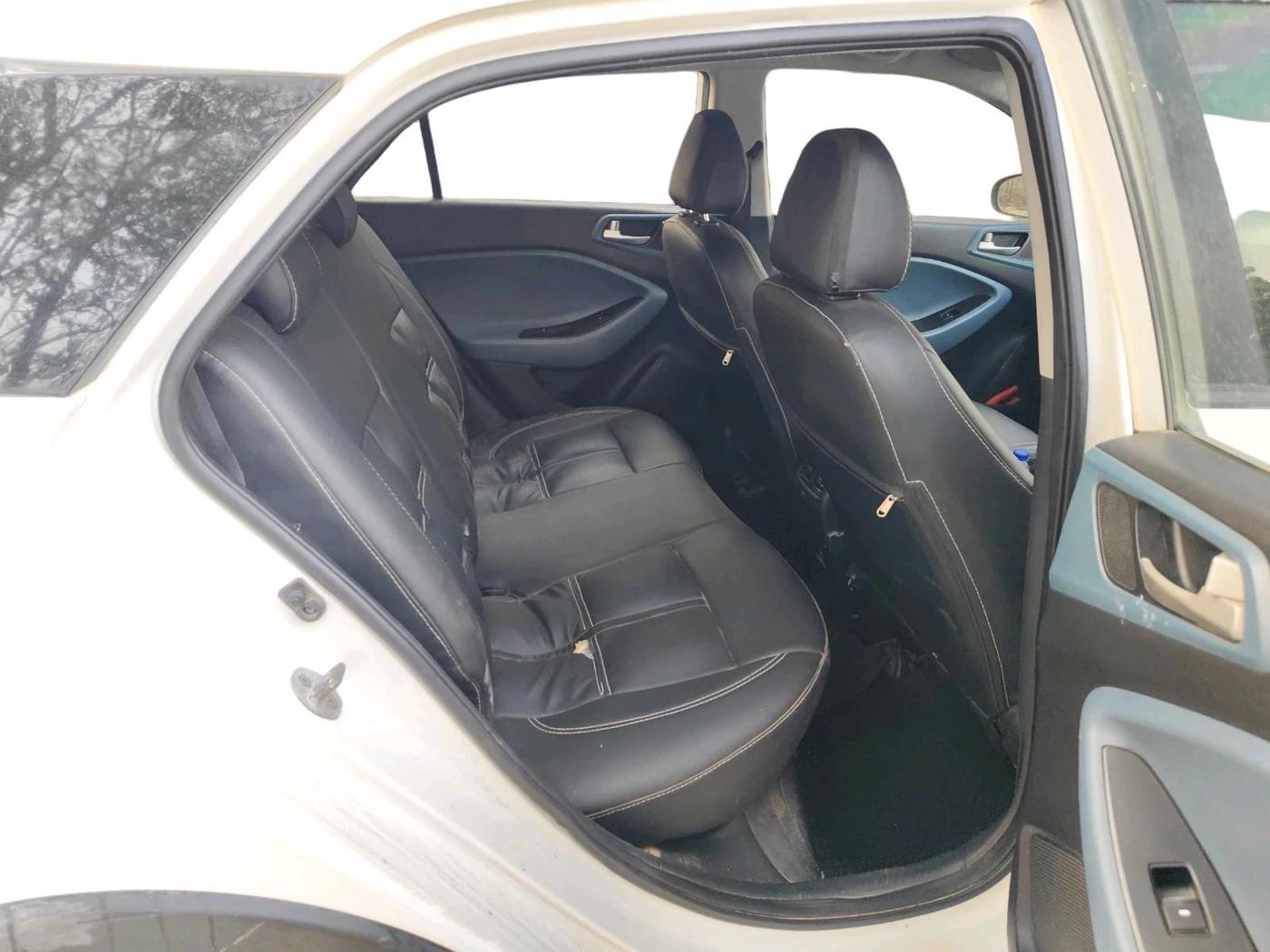 2015 Hyundai i20 Active 1.4 SX, Diesel, Manual, 2,05,449 km, interior