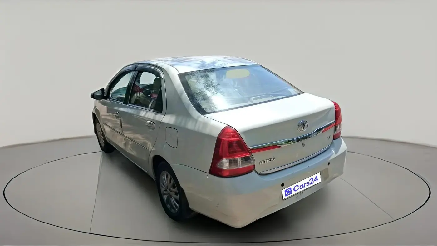 2016 Toyota Etios VX, CNG, Manual, 1,61,075 km, exterior