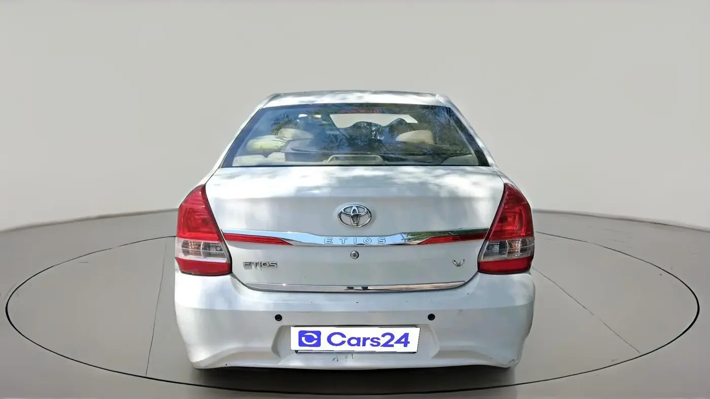 2016 Toyota Etios VX, CNG, Manual, 1,61,075 km, exterior